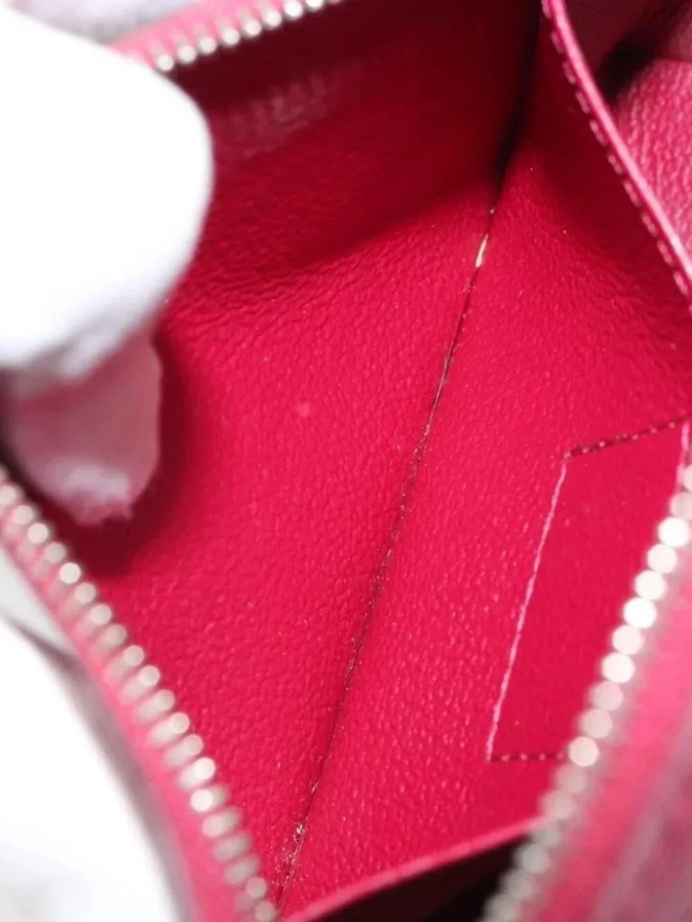 LOUIS VUITTON Epi Pochette Cosmetic PM Cosmetic Pouch Fuchsia - Picture 13 of 15